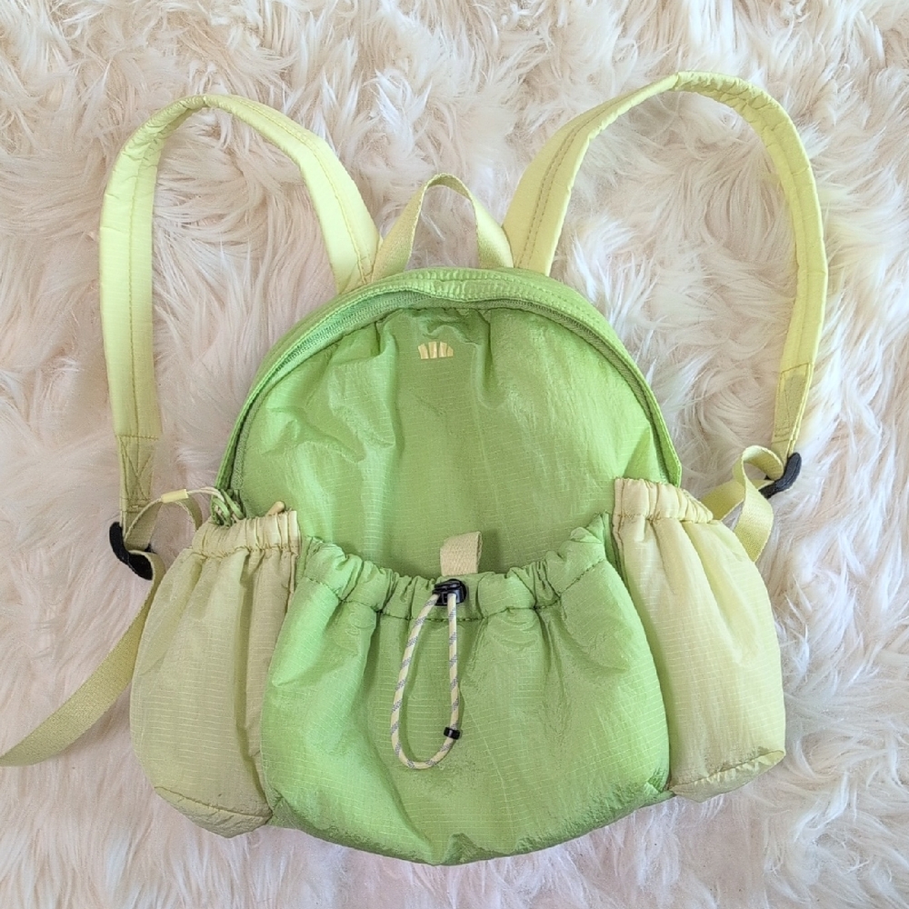 Ultra Light Water Proof Backpack - Picture 2 of 4